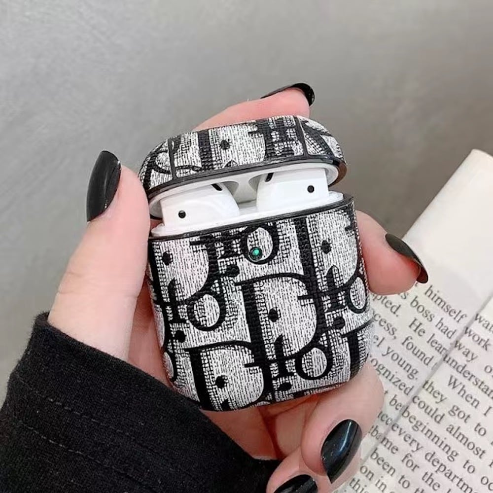 AirPods Fall