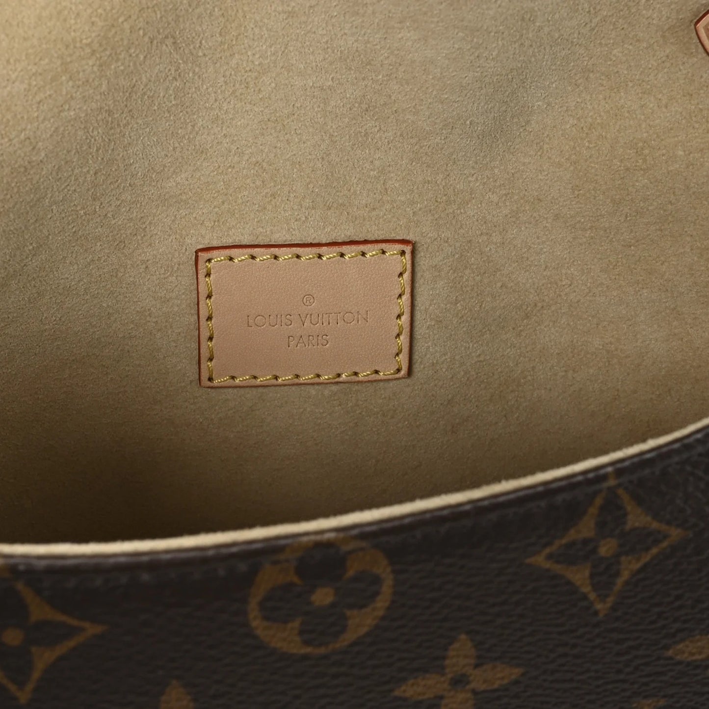 Saumur BB – Bolsa Feminina Vintage de Luxo