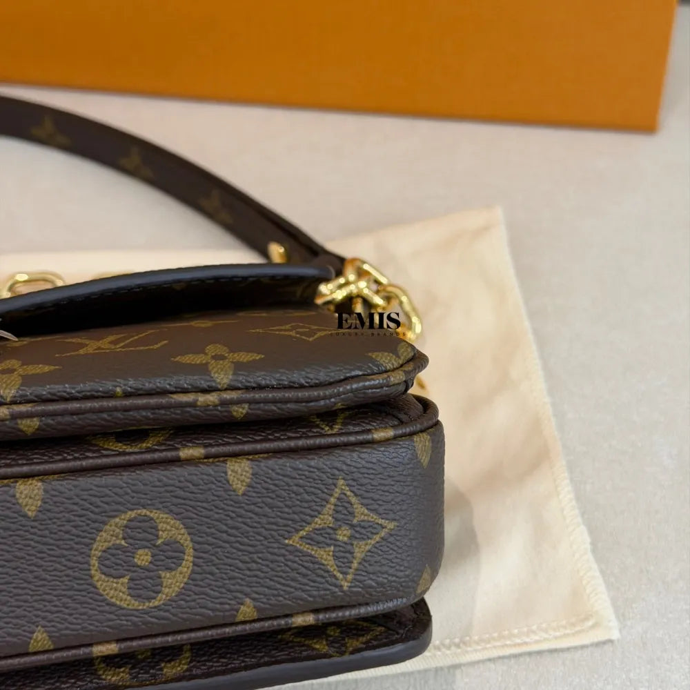Pochette Métis East West – Bolsa Feminina Monogram de Luxo